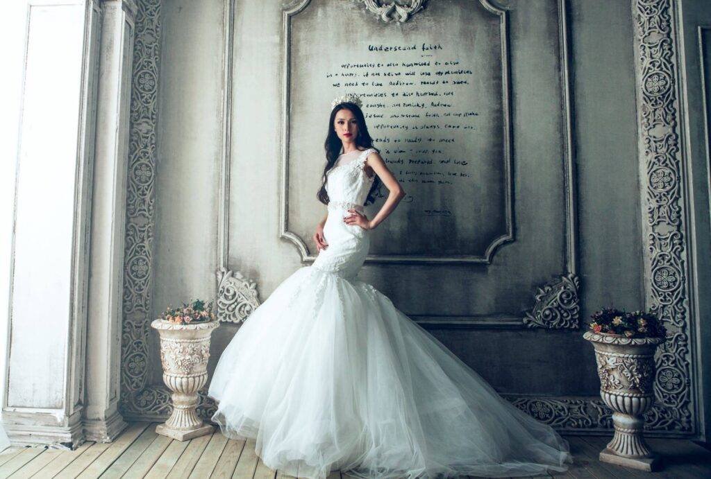 hourglass bridal gown