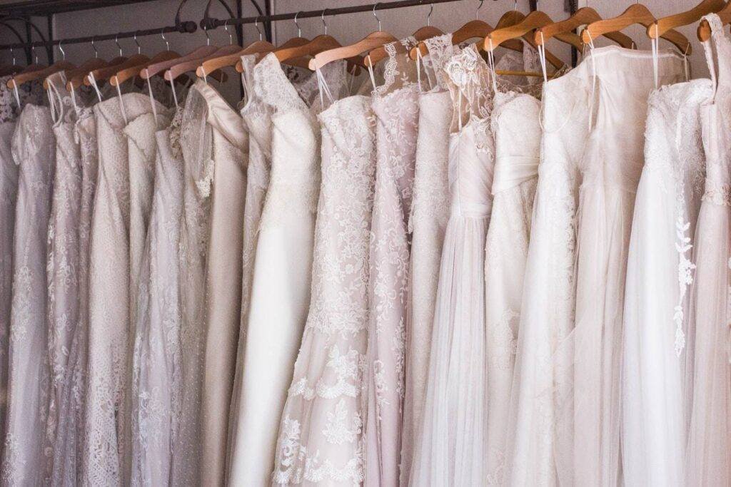 Why Should You Choose A Vintage Wedding Dress?