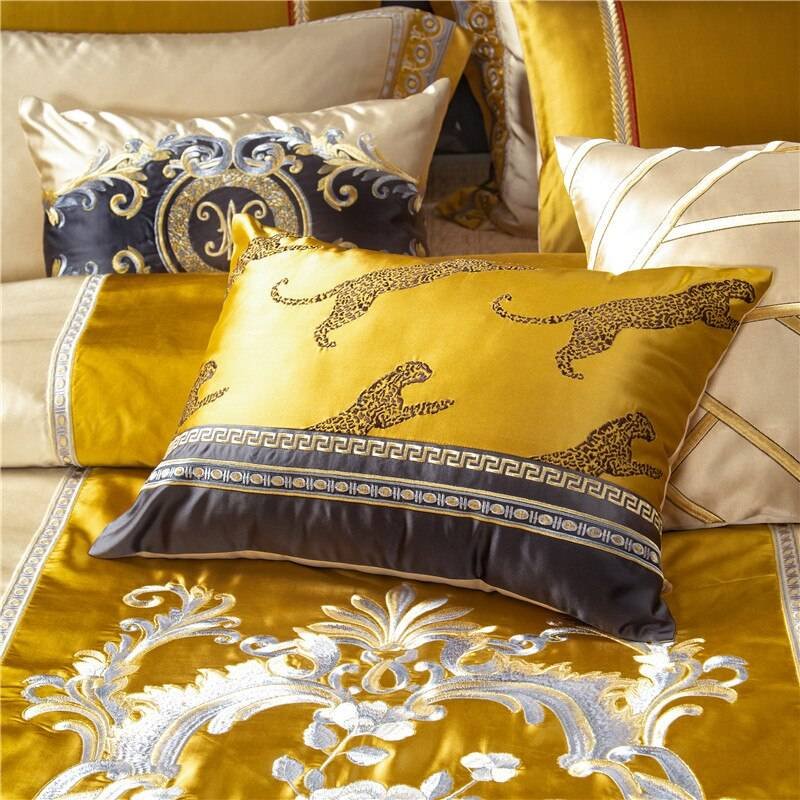 Chic Faux Silk Luxury Jacquard Embroidery Bedding Set 4/6/10Pcs Chic Faux Silk Luxury Jacquard Embroidery Bedding Set 4/6/10Pcs