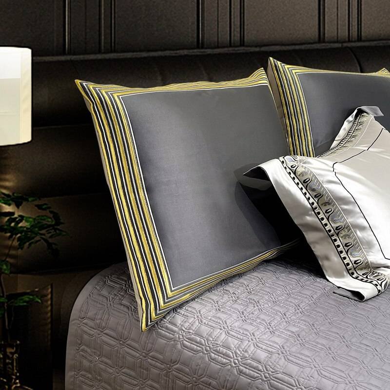 Chic Faux Silk Luxury Jacquard Embroidery Bedding Set 4/6/10Pcs Chic Faux Silk Luxury Jacquard Embroidery Bedding Set 4/6/10Pcs
