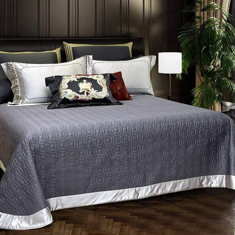 Chic Faux Silk Luxury Jacquard Embroidery Bedding Set 4/6/10Pcs Chic Faux Silk Luxury Jacquard Embroidery Bedding Set 4/6/10Pcs